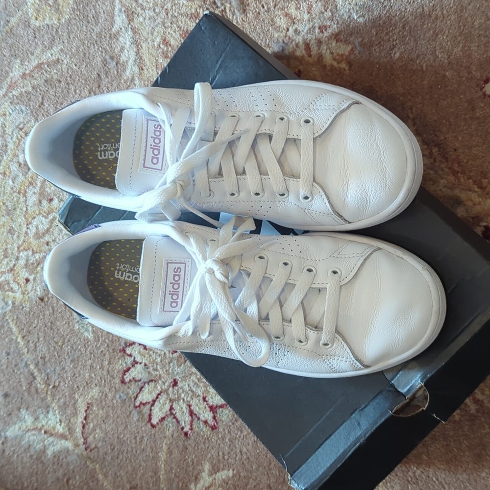 Adidas Advantage Tennis Sneakers
